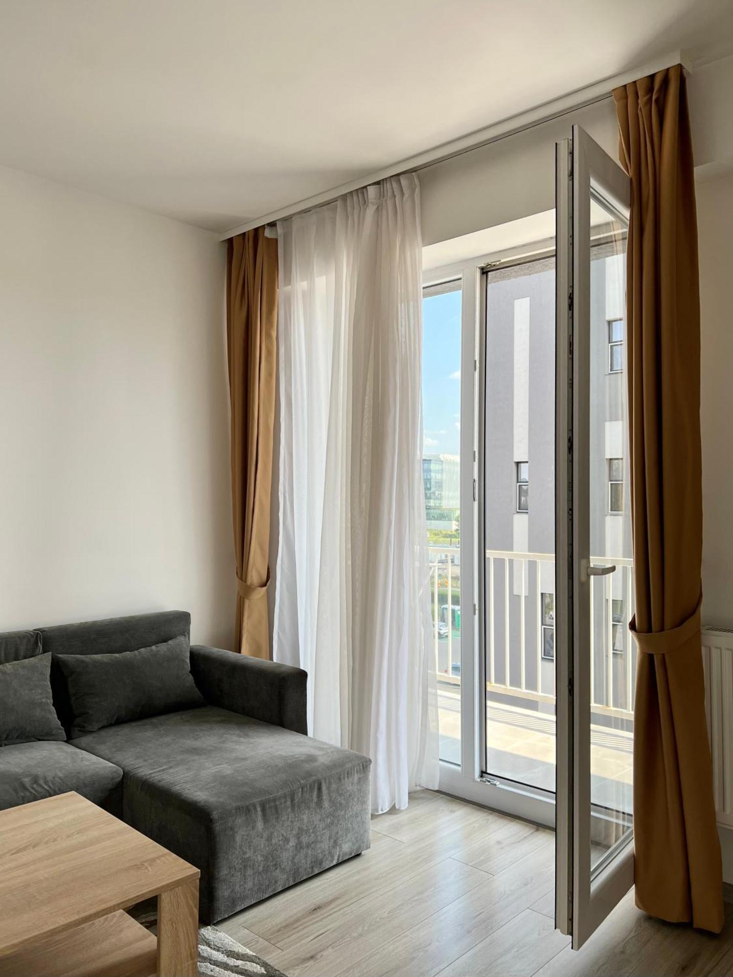 Апартаменти Apartament Madeira Орадя Екстер'єр фото